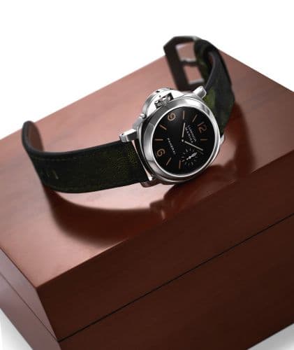Luminor Marina Destro — photo from WatchBase · Photo: WatchBase · © WatchBase, used with permission · Source: https://watchbase.com/panerai/luminor/pam00022