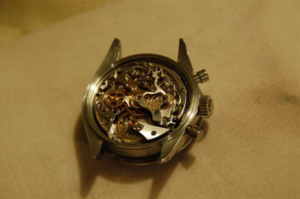 Movement of a 1970 Rolex "pre-Daytona" chronograph; reference 6239 given in the file name. · Photo: Eternalsleeper (English Wikipedia) · Public domain · Source: https://commons.wikimedia.org/wiki/File:Daytona6239movement.jpg